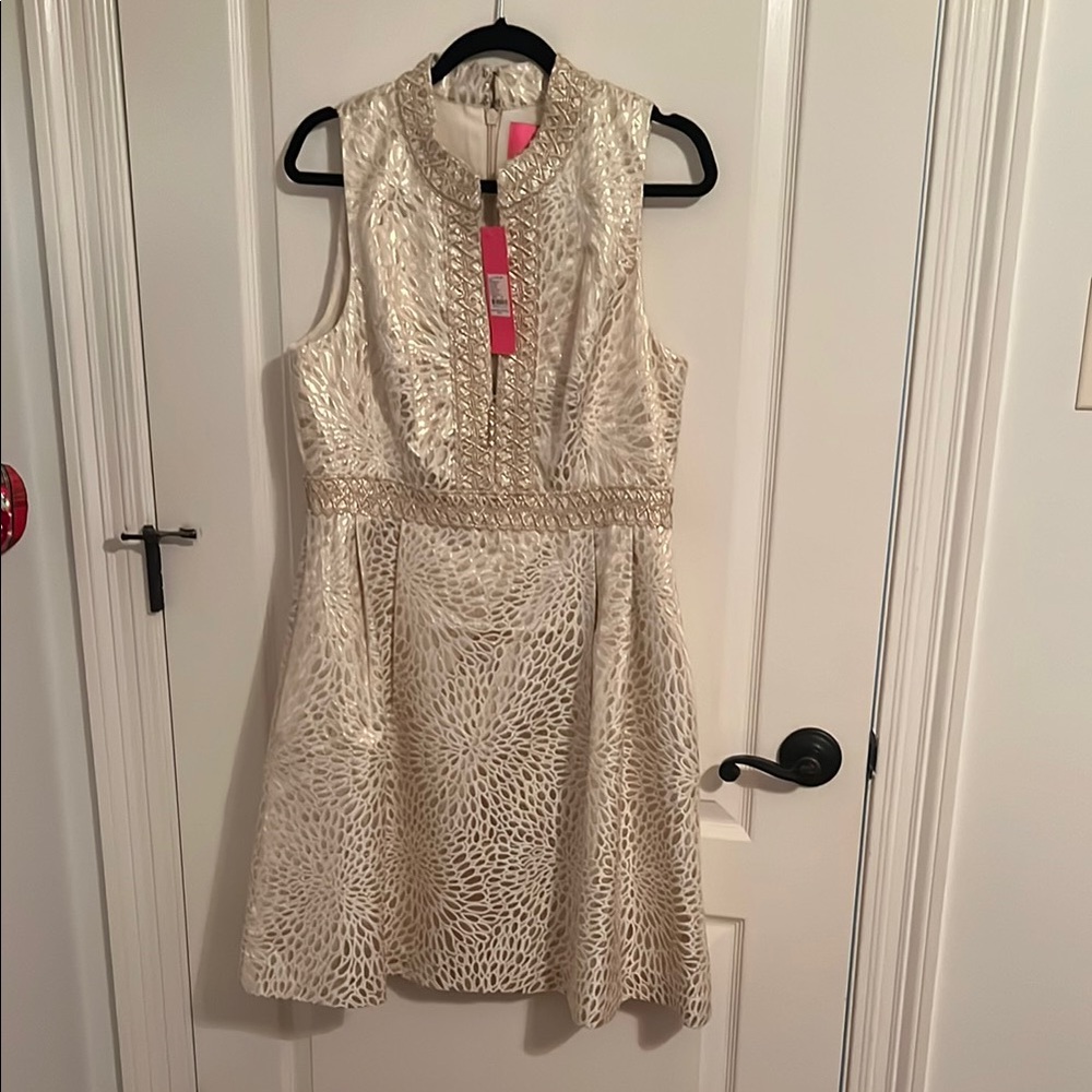 Chic Cream Sleeveless Dress